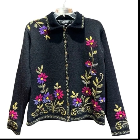 ICELANDIC DESIGN Embroidered Floral Cottage Core Lined Wool Cardigan SZ S/M - Picture 11 of 11